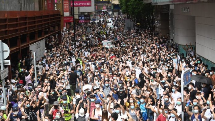 Hongkongers braved the newly enacted national security law with a leaderless protest · Global Voices