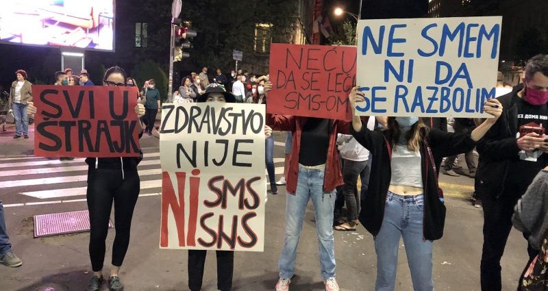 Protesters in front of Serbian parliament in Belgrade on July 8, 2020. Photo by Zoran Torbica.