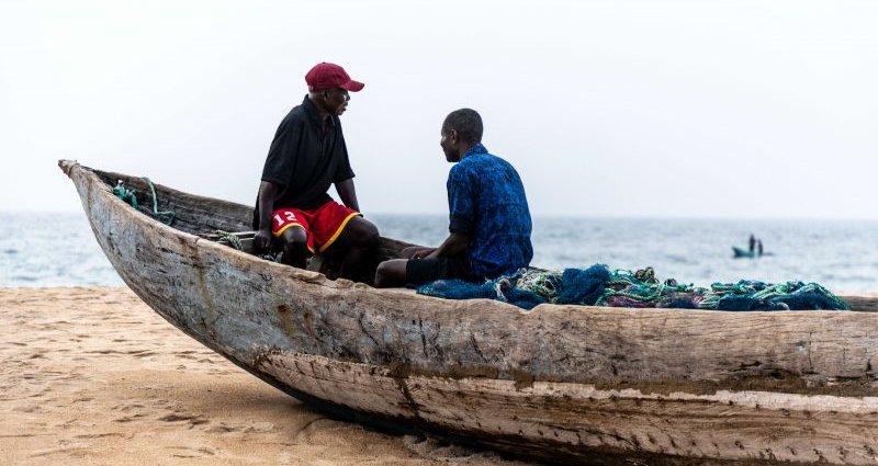 Liberian fishing communities stand up to Chinese supertrawlers · Global Voices