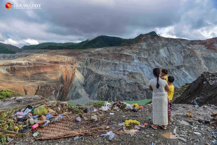 Devastated hilltop in Myanmar’s jade mining region remains home for scores of families despite danger · Global Voices