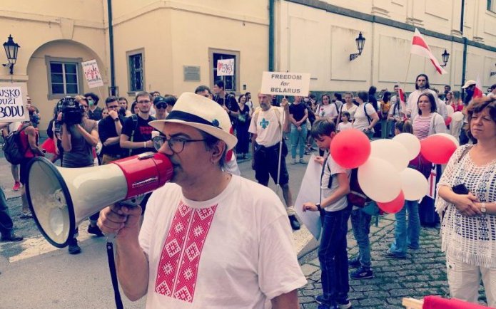 ‘Lukashenka’s time is over’: a Belarusian writer urges solidarity from afar · Global Voices