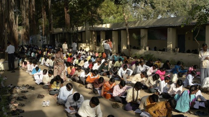 Millions of Indian students sit university entrance exams after government disregards protests to postpone them · Global Voices