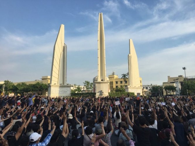 What’s happening in Thailand? Youth activists rally to protect democracy, freedom of speech · Global Voices