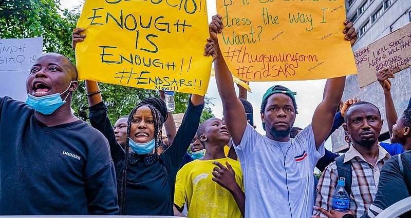 ‘Lazy’ Nigerian youth mobilize #EndSARS protest from social media to ...