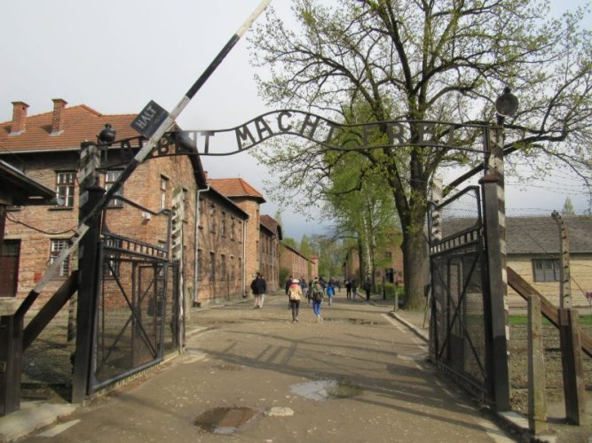 Facebook to include Holocaust denial in its definition of banned hate speech · Global Voices