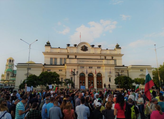 After three months of anti-government protests in Bulgaria, what’s at stake? · Global Voices