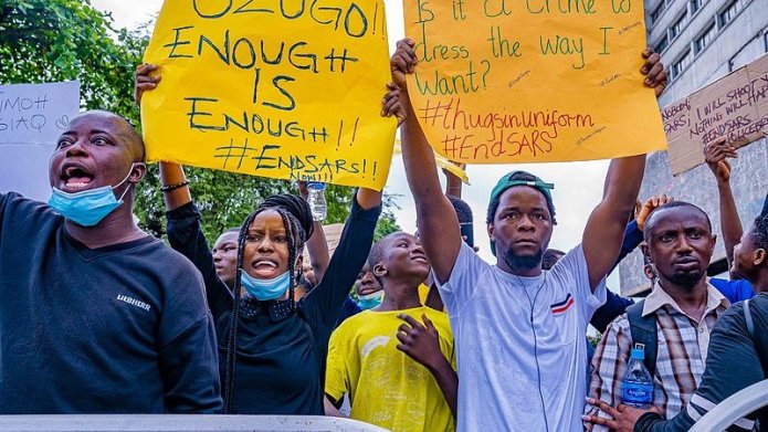‘Lazy’ Nigerian youth mobilize #EndSARS protest from social media to the streets · Global Voices
