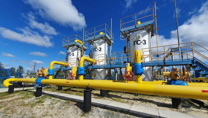 Gas transportation equipment at a compressor station in Siberia