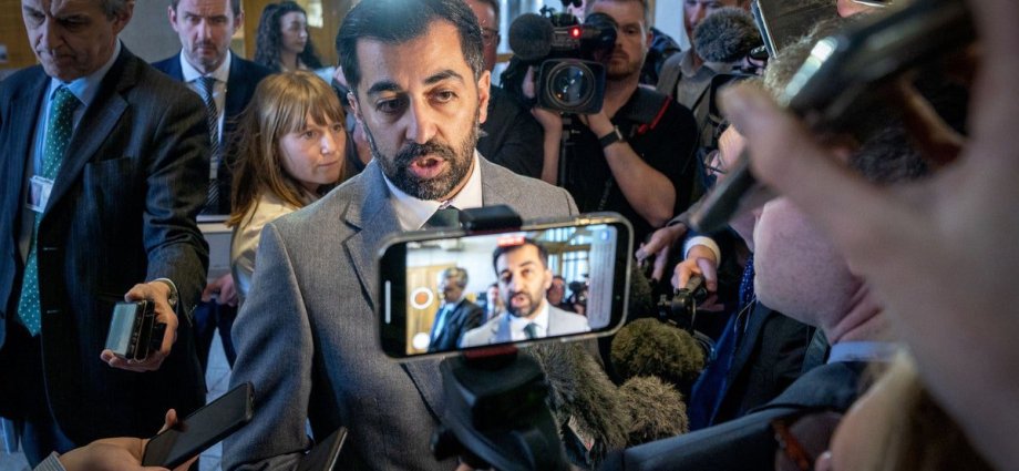 Humza Yousaf to meet Rishi Sunak during London trip