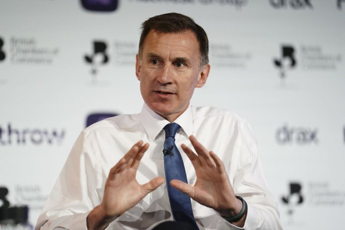 Jeremy Hunt among Tories at risk as rural support for Labour soars – poll