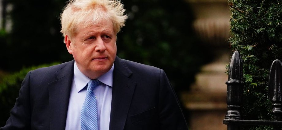 Boris Johnson’s WhatsApp messages from old phone still not handed to Covid inquiry