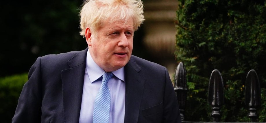 Government loses legal challenge over handing Boris Johnson’s WhatsApp messages to Covid Inquiry
