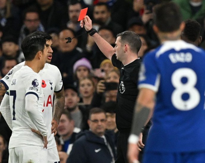 Tottenham ace Romero sent off in moment of madness as another escapes red