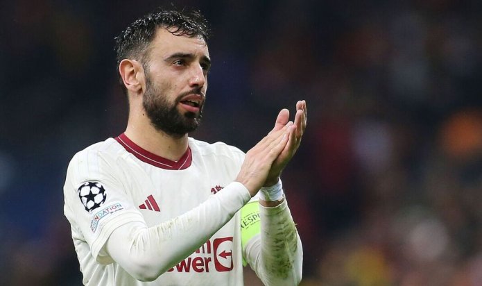 Man Utd's Bruno Fernandes stopped from entering dressing room by drugs officials