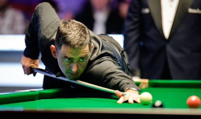 Snooker scores and UK Championship updates with Ronnie O'Sullivan in action