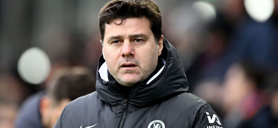 Chelsea look to have dodged £17m transfer bullet as PSG rue major setback