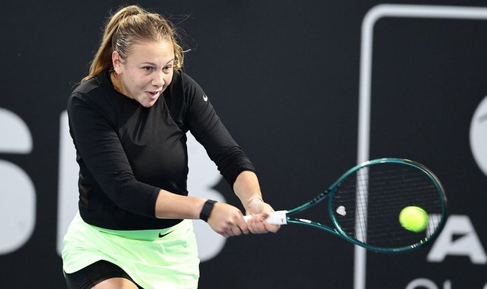 Anisimova quit tennis for uni during mental health struggles before U-turn