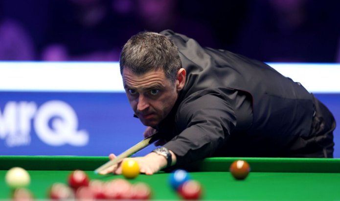 Snooker scores LIVE with Ronnie O'Sullivan vs Barry Hawkins updates from Masters