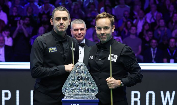 Ronnie O'Sullivan vs Ali Carter live updates from the Masters final