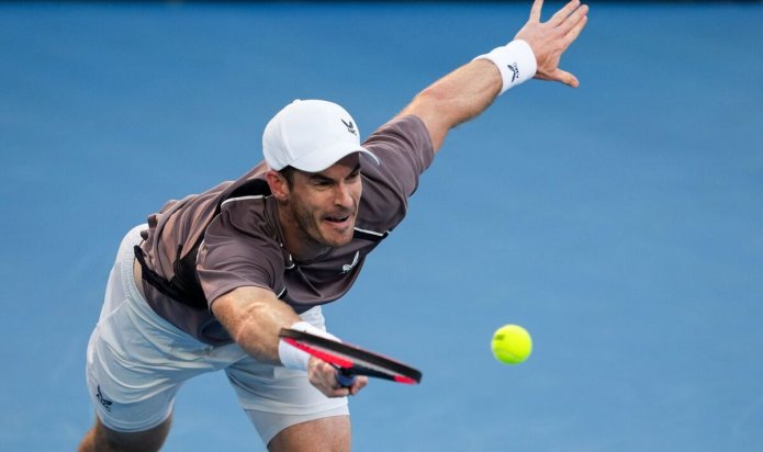 Andy Murray loses and booed against Benoit Paire in first match since Aus Open