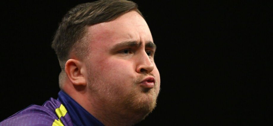 Littler gets 'disgusting' stroke of luck in Premier League defeat to Rob Cross