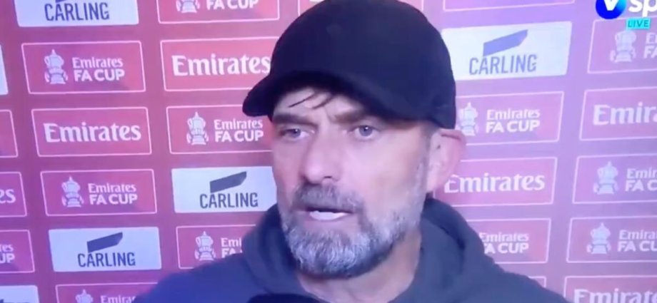 Jurgen Klopp storms out of interview and mocks reporter's appearance