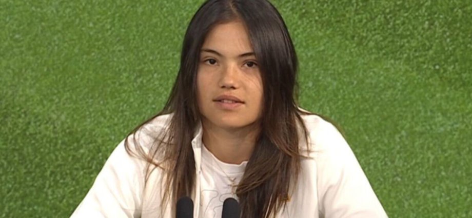 Emma Raducanu issues six-word response to Judy Murray after Wimbledon withdrawal