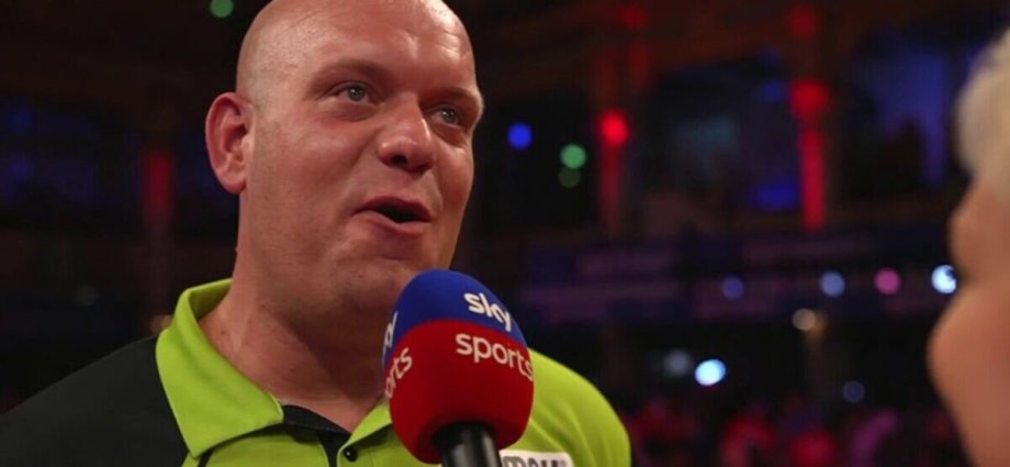 Michael van Gerwen threatens Luke Humphries immediately after reaching final