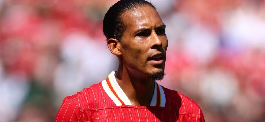 Virgil van Dijk provides worrying Liverpool update as he calls for transfers