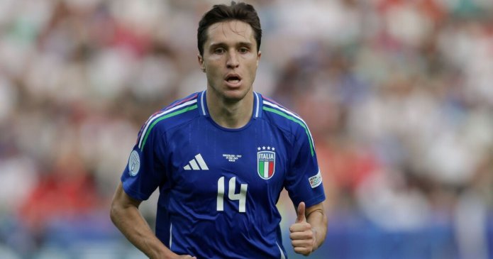 Liverpool make 'Chiesa approach' as Reds explore deal Klopp would love