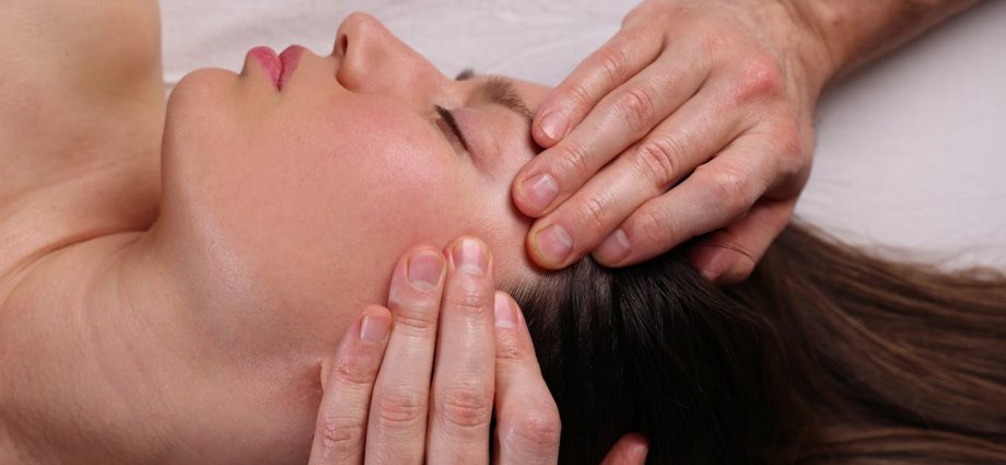 The latest anti-aging trend is massaging the skin’s fascia – here’s what you need to know