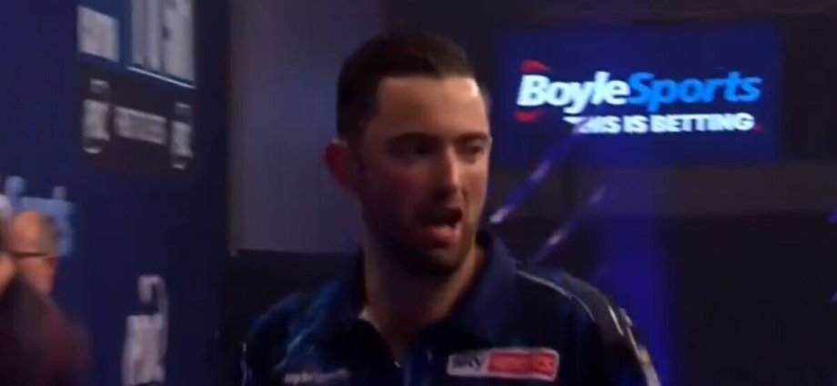 Luke Humphries shouts three words into crowd during tense World Grand Prix clash