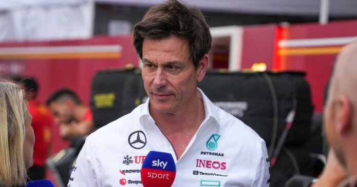 Toto Wolff aims very strong FIA accusation as Mercedes boss seething at US GP
