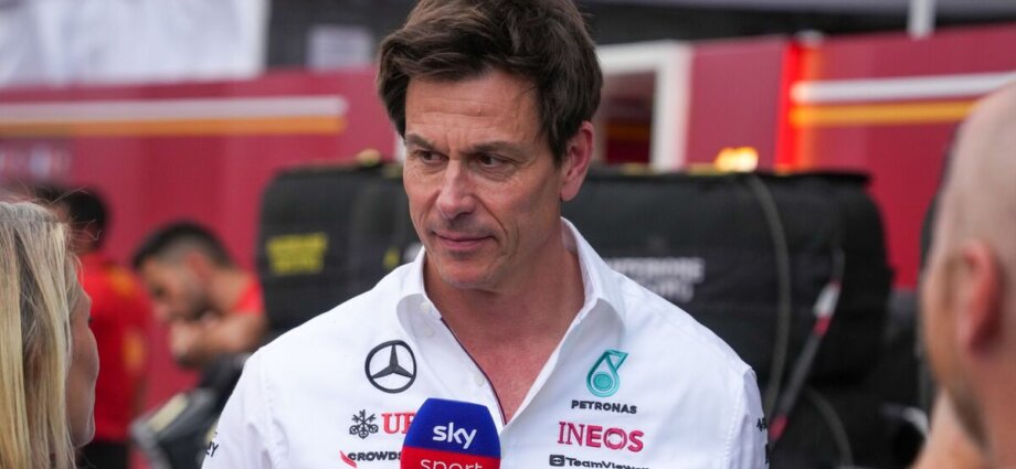 Toto Wolff aims very strong FIA accusation as Mercedes boss seething at US GP