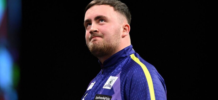 Luke Littler heaps pressure on himself with World Darts Championship prediction