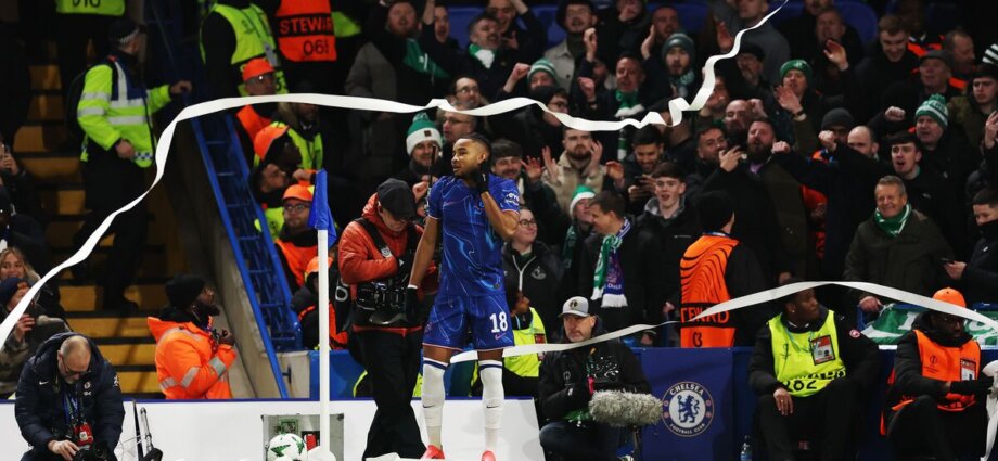 Chelsea vs Shamrock Rovers match stopped as toilet roll hurled at Nkunku