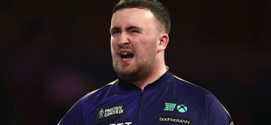 Luke Littler thrashes Stephen Bunting to reach World Darts Championship final