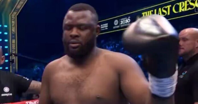 Martin Bakole spotted wearing Daniel Dubois' gloves vs Joseph Parker before KO