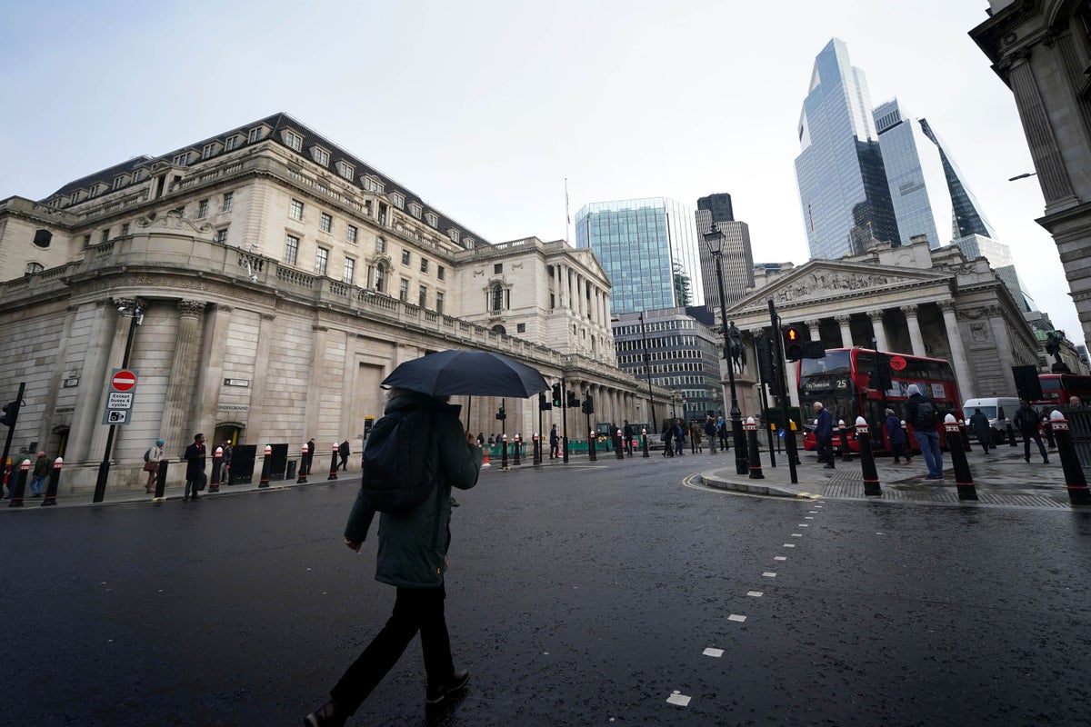Bank of England rate setter calls for caution amid rising inflation ...