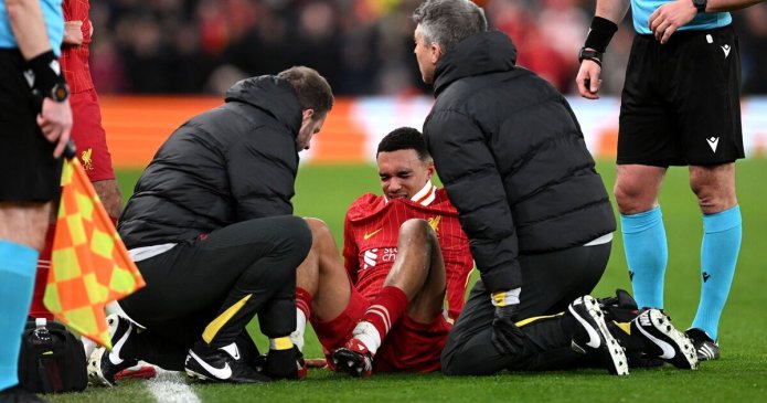Trent Alexander-Arnold limps off in Liverpool v PSG in injury blow for Arne Slot
