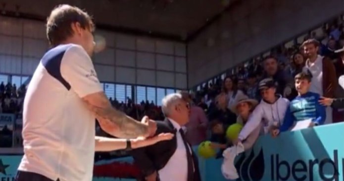 Madrid Open star tells fans to battle for a gift after upsetting defending champ