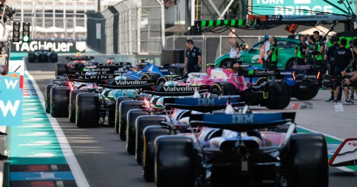 F1 star fires furious accusation at his own team in Miami GP sprint qualifying