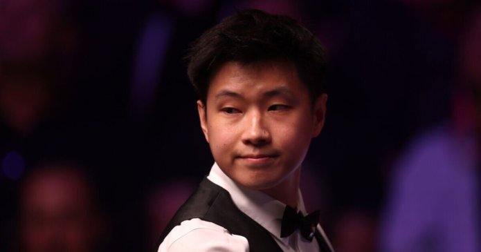 Snooker star inadvertently helped out by Zhao Xintong after ranking points drama