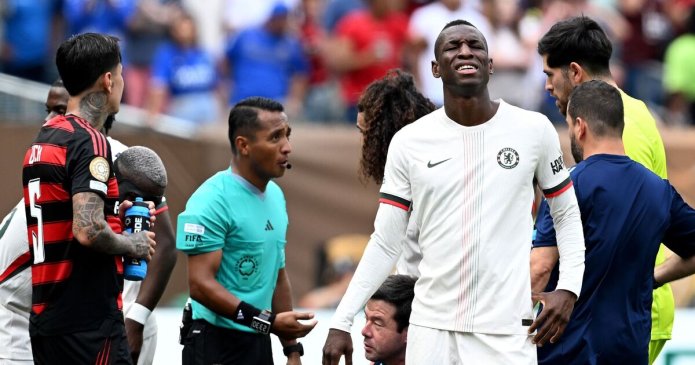 DAZN forced to apologise as Chelsea pundit rips into 'stupid' Nicolas Jackson