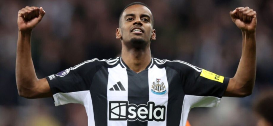 Transfer news live updates as Isak domino falls, Arsenal swap deal, Chelsea bid