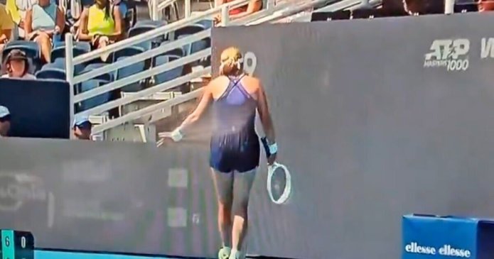 Danielle Collins bursts into tears and cries 'why is this happening to me'