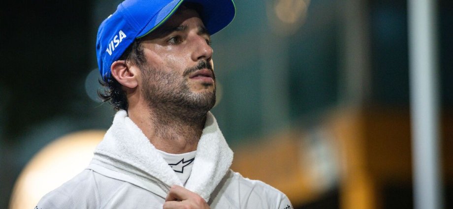 Daniel Ricciardo hospitalised after motorcycle accident in Australia