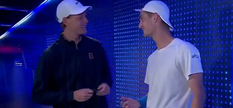 Jannik Sinner's Cincinnati Open rival gives him strange gift before match