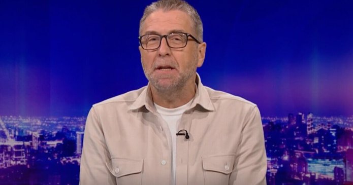 BBC MOTD host Mark Chapman makes Wayne Rooney joke after replacing Gary Lineker