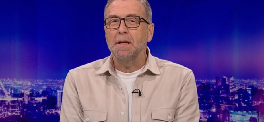 BBC MOTD host Mark Chapman makes Wayne Rooney joke after replacing Gary Lineker